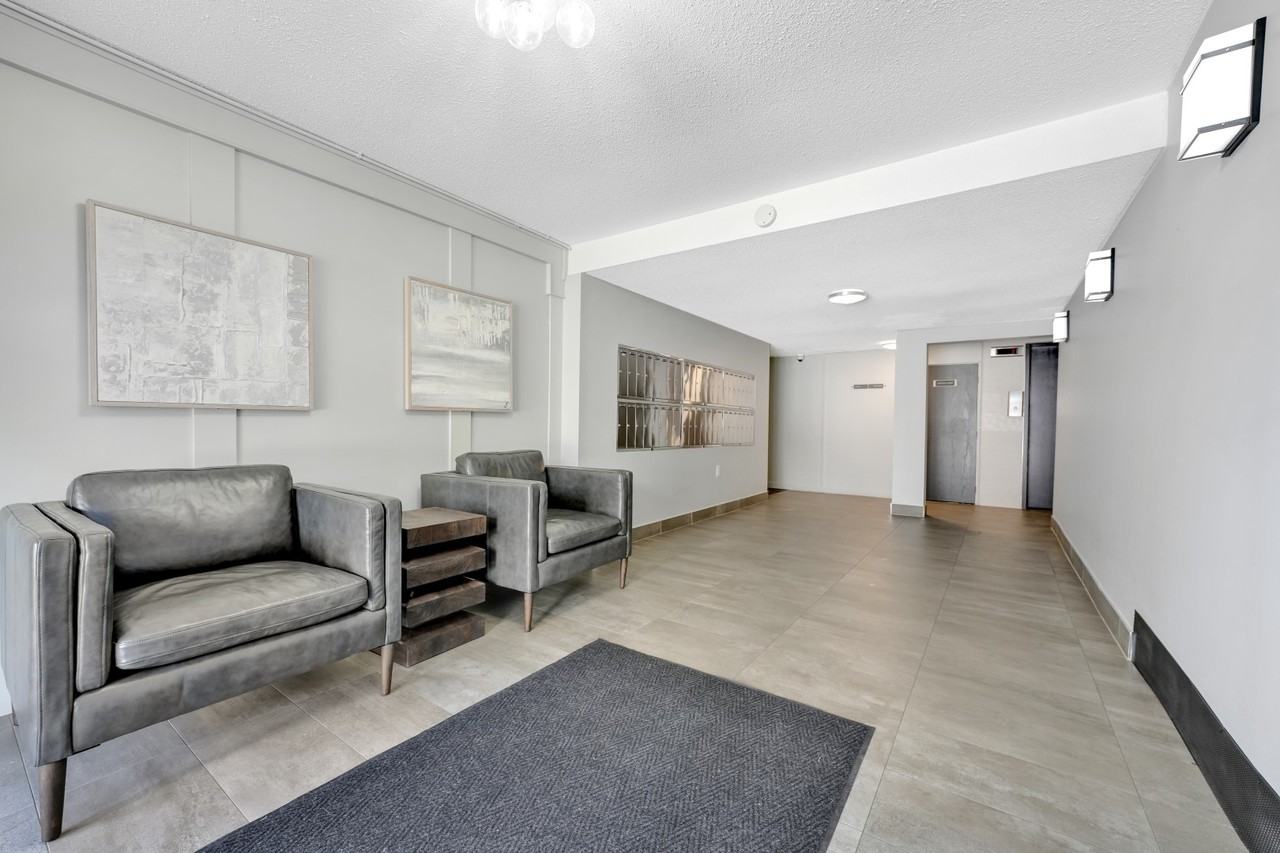 Briarwood Manor Apartments - Photo 3 of 8