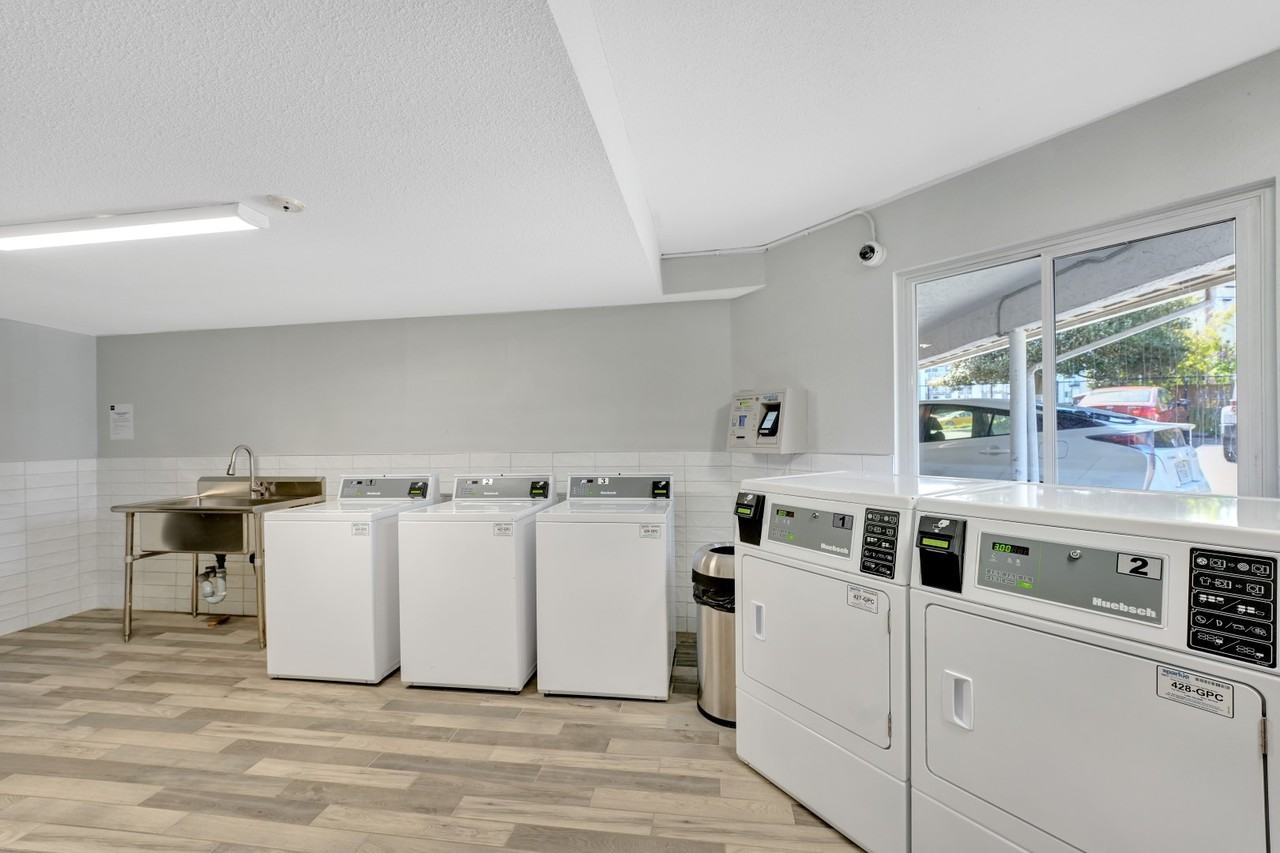 Briarwood Manor Apartments - Photo 7 of 8