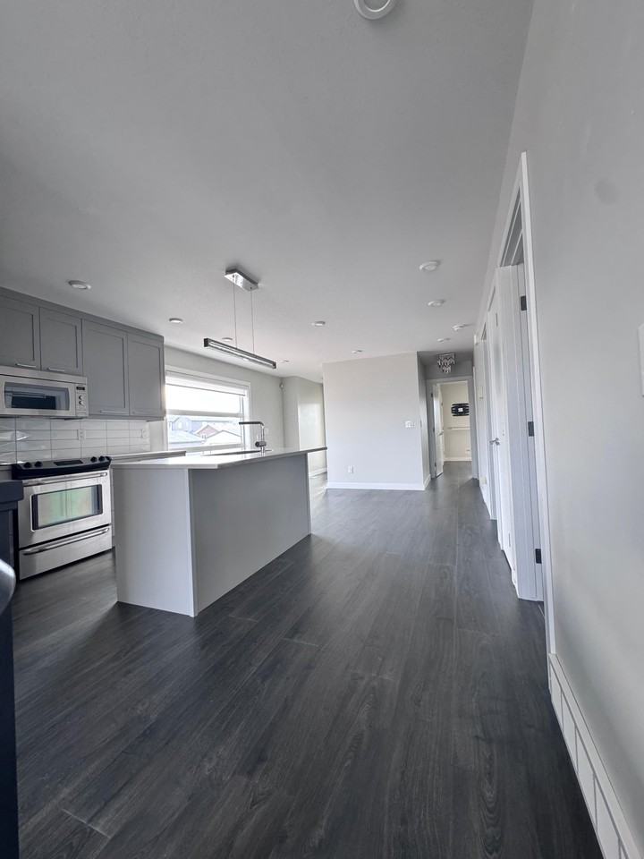 Premium Home with Heated Garage | 3 Bedrooms | 2 Bathrooms - Photo 3 of 13