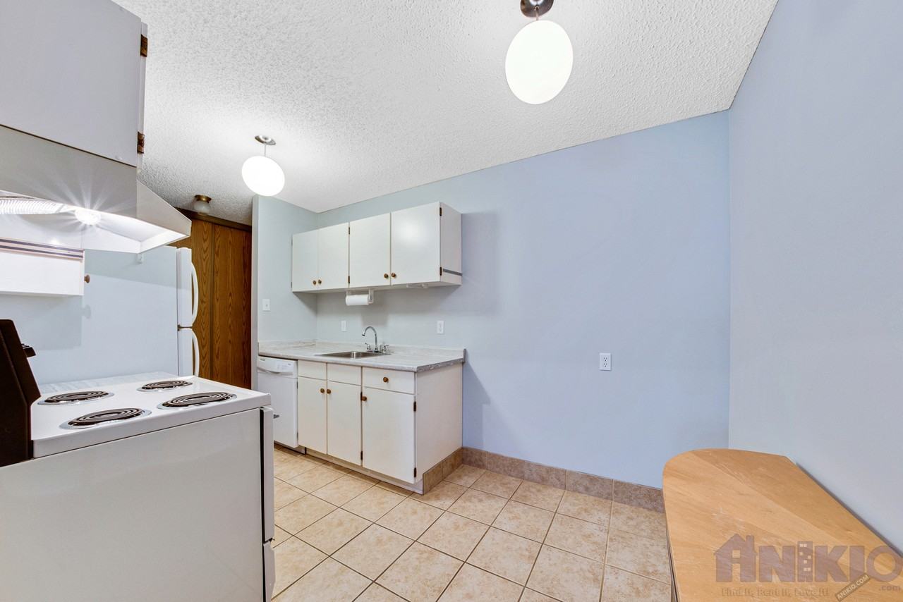 833 Wollaston Cres - Photo 6 of 11