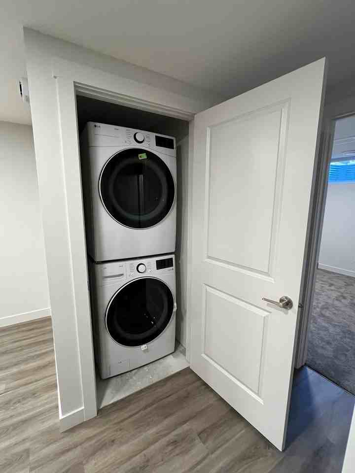 4681 177 Avenue NW Lower - Photo 2 of 6