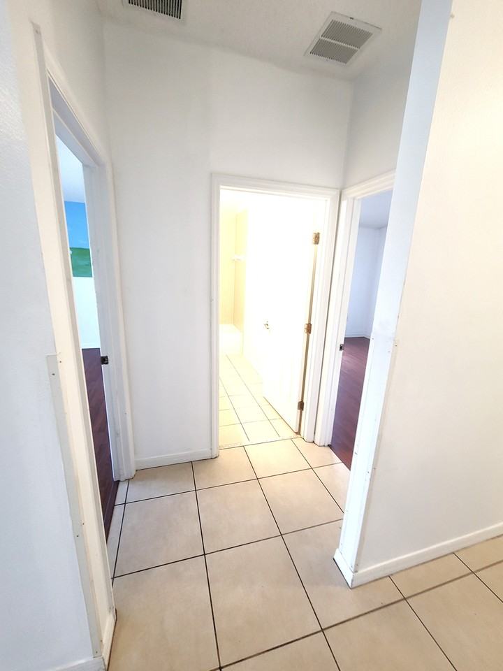 3151 Sun Lake Ct #B - Photo 6 of 42