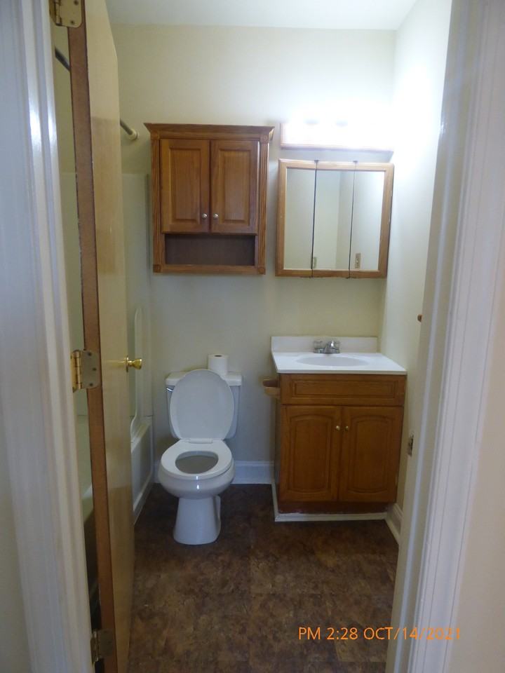 126 S 46th St #1-2R - Photo 7 of 8