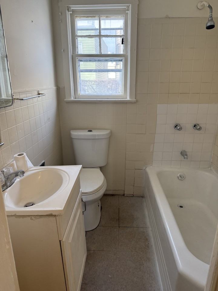 264 Union Ave #2 - Photo 4 of 10