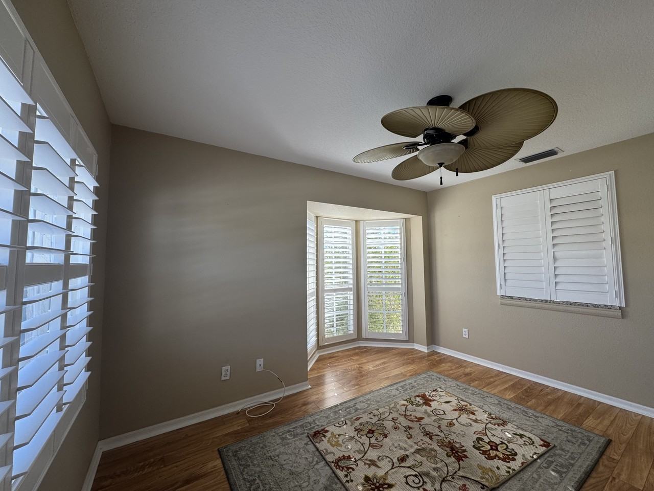 202 Silver Lake Dr #201 - Photo 4 of 25