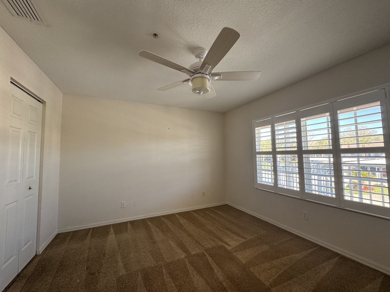 202 Silver Lake Dr #201 - Photo 6 of 25