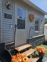 featured image of 301 Oakwood St #1