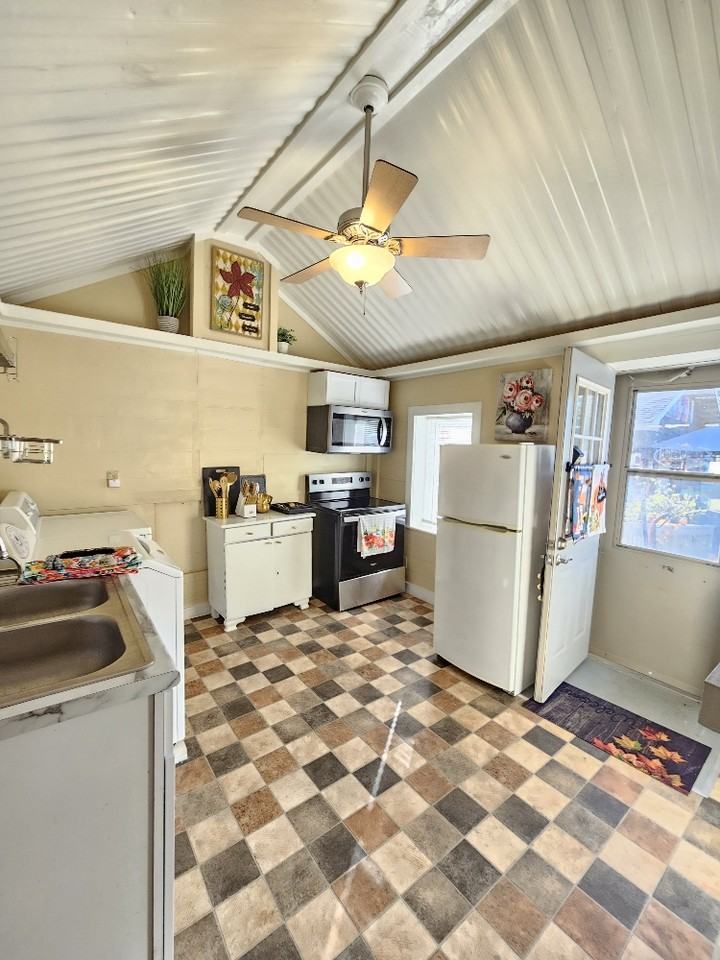 301 Oakwood St #1 - Photo 5 of 29