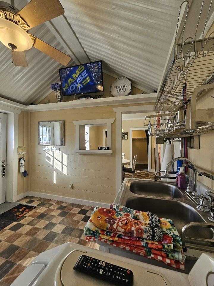 301 Oakwood St #1 - Photo 6 of 29