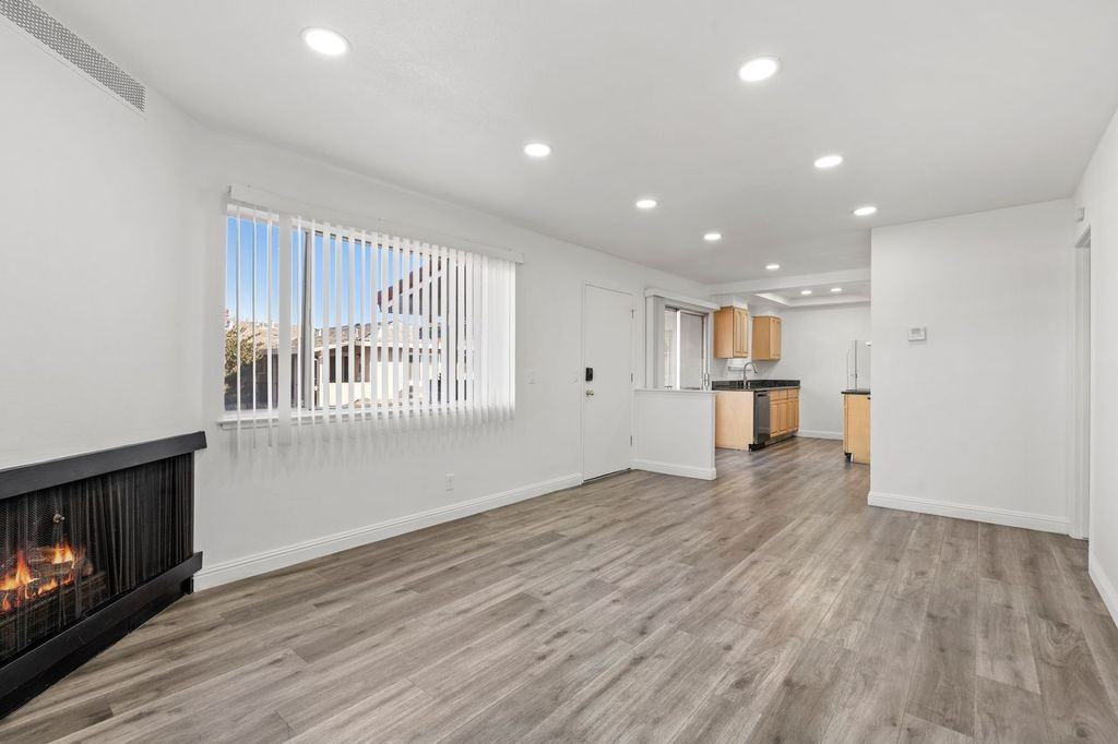 4162 Hamilton Avenue #3 - Photo 4 of 13