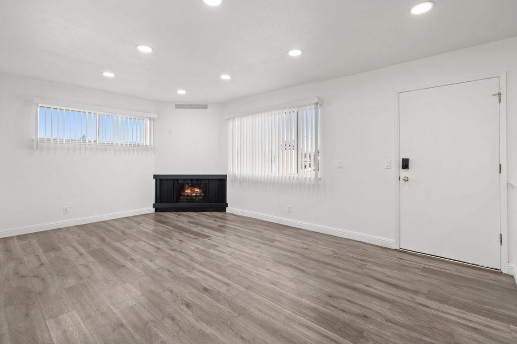 4162 Hamilton Avenue #3 - Photo 5 of 13