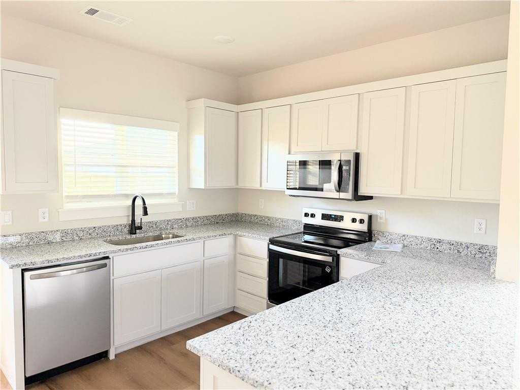 531 Cosmos  ST - Photo 4 of 17