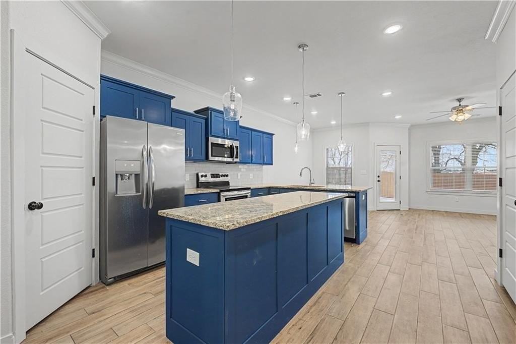 3215 Sw Hillstone Ave - Photo 3 of 22