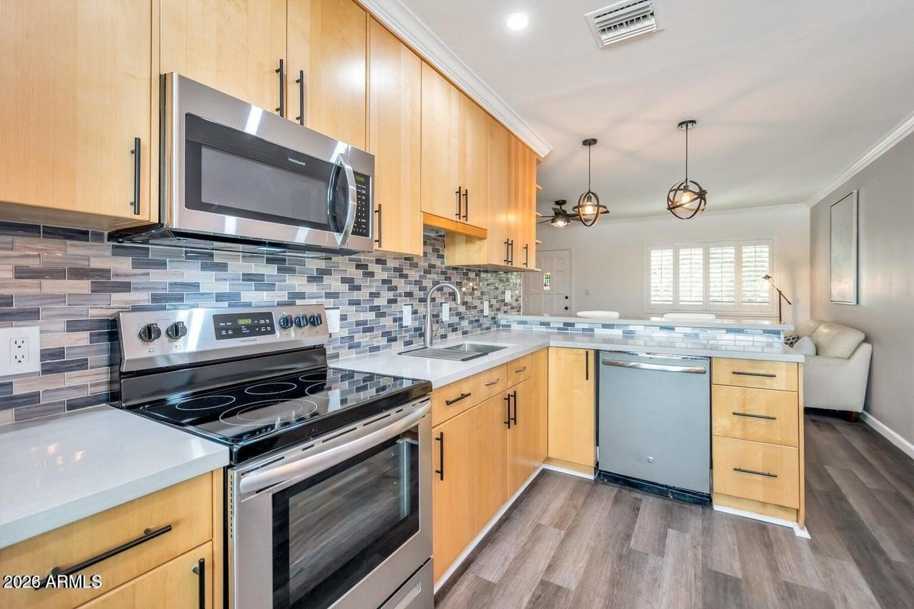 721 E Montebello Ave Unit 225 #225 - Photo 6 of 15