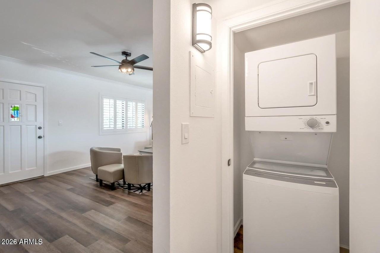 721 E Montebello Ave Unit 225 #225 - Photo 7 of 15