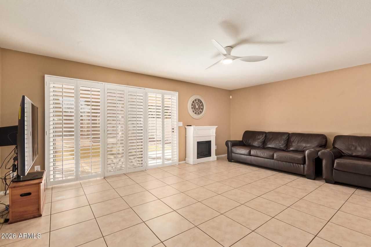 3223 E Muirwood Dr - Photo 5 of 31