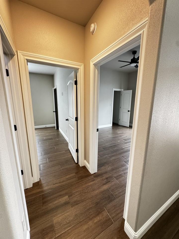 10430 Dominion Ranch Dr - Photo 4 of 20