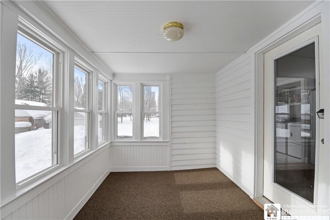 101 Valley St - Photo 4 of 31