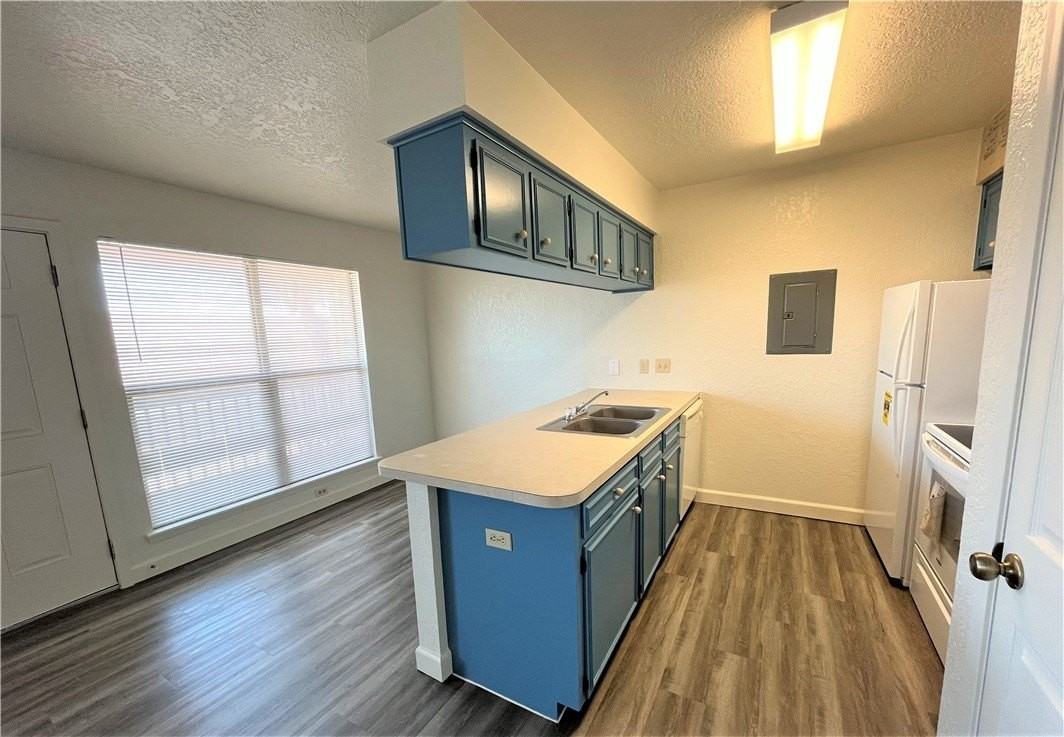 15209 Leeward Dr Apt B9 #B9 - Photo 6 of 15