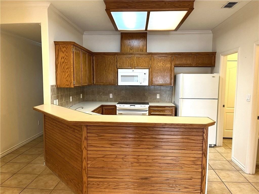 15323 Cruiser St Apt B #B - Photo 2 of 15