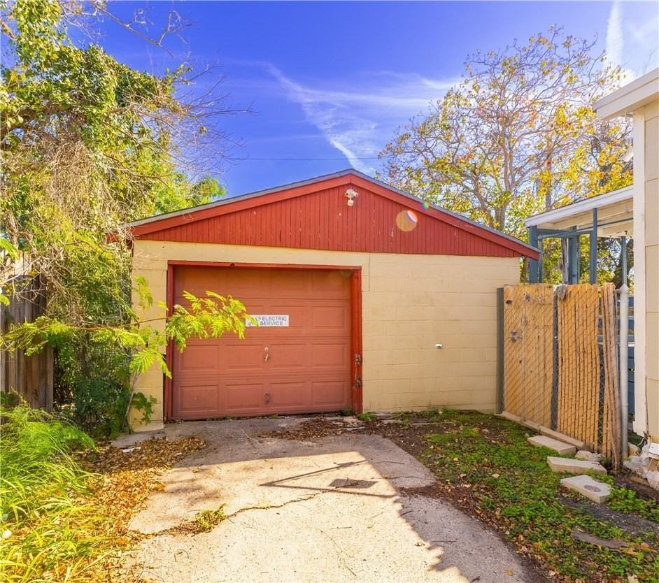 405 Beverly Dr - Photo 4 of 15