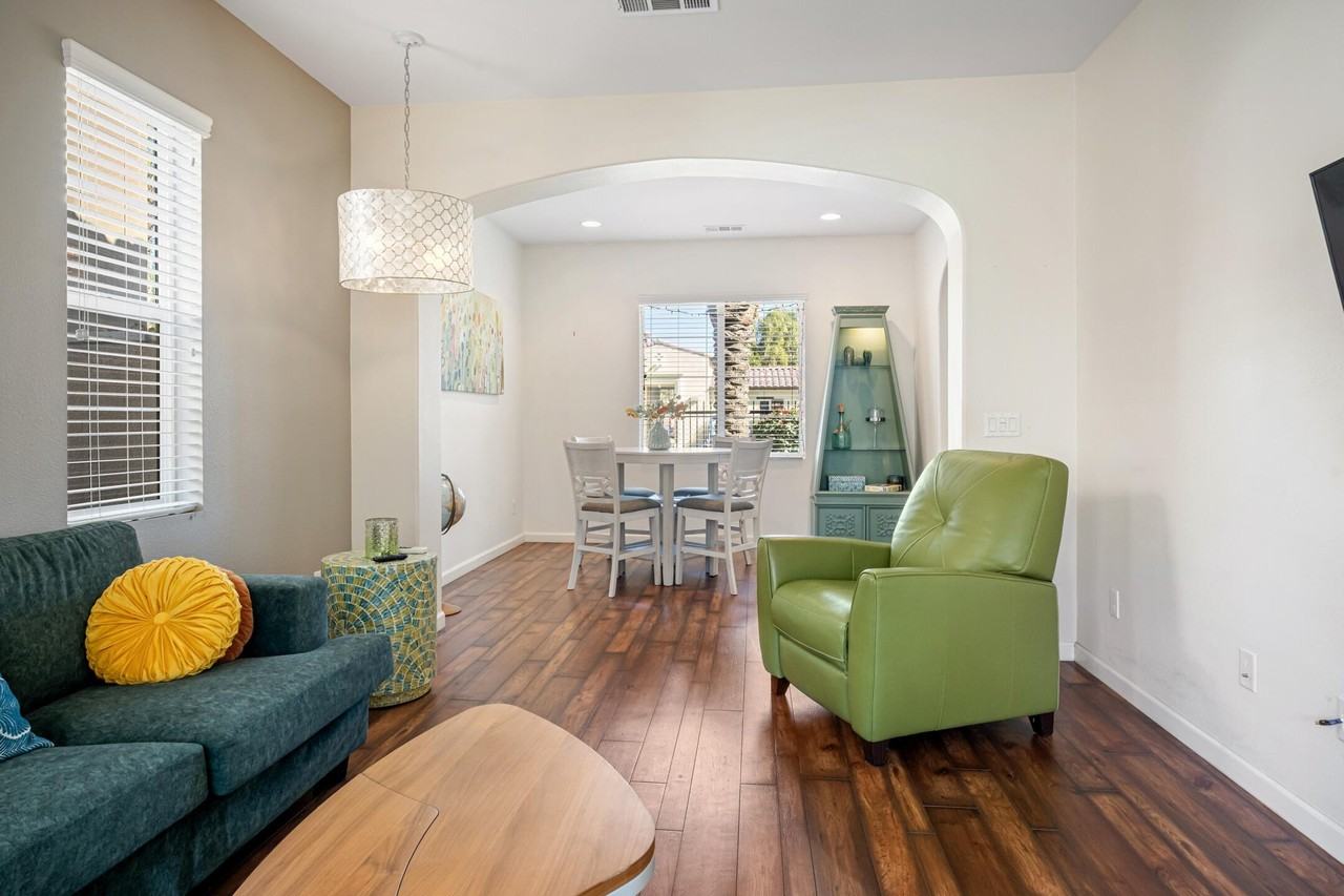 520 Calle Vibrante - Photo 4 of 40