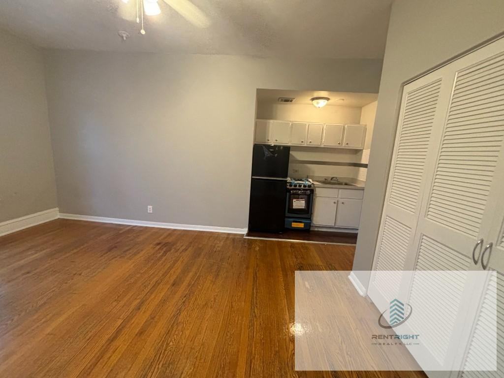 755 W Buena Ave #306 - Photo 2 of 11