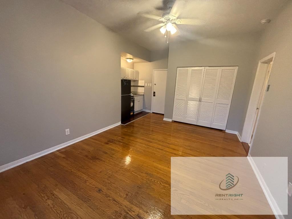 755 W Buena Ave #306 - Photo 3 of 11