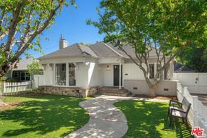 featured image of 4712 Burnet Ave