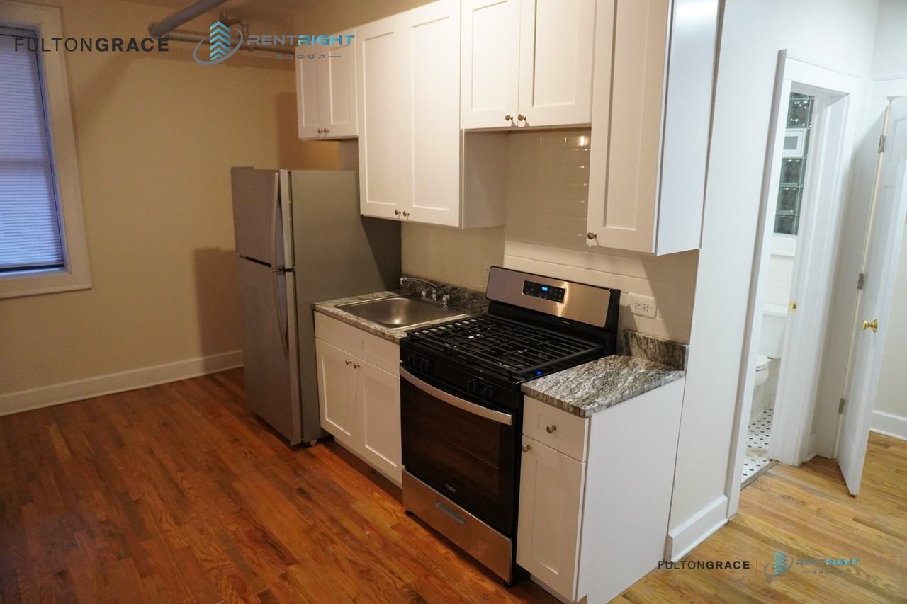 1700 W Albion Ave #1710GARDEN - Photo 2 of 15