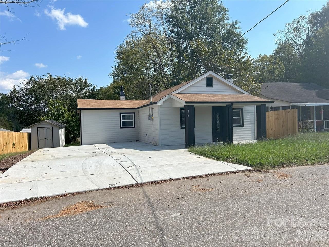 303 S Main St - Photo 2 of 15