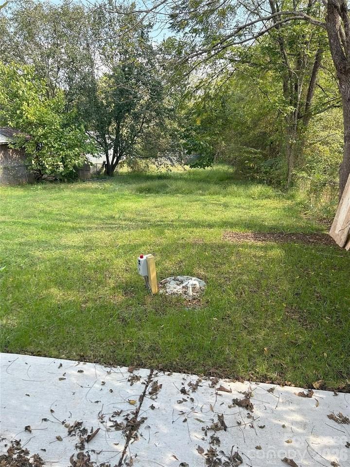 303 S Main St - Photo 4 of 15