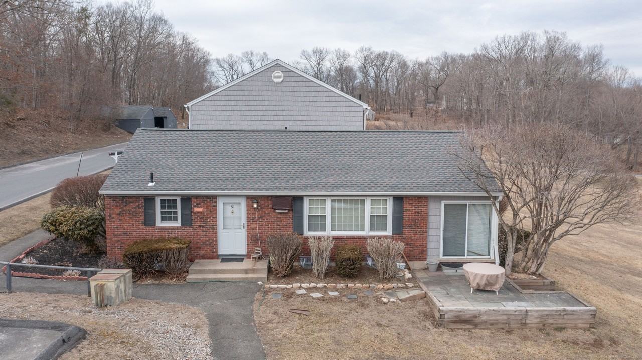 86 Old Farms Ln Unit 86 #86 - Photo 4 of 34