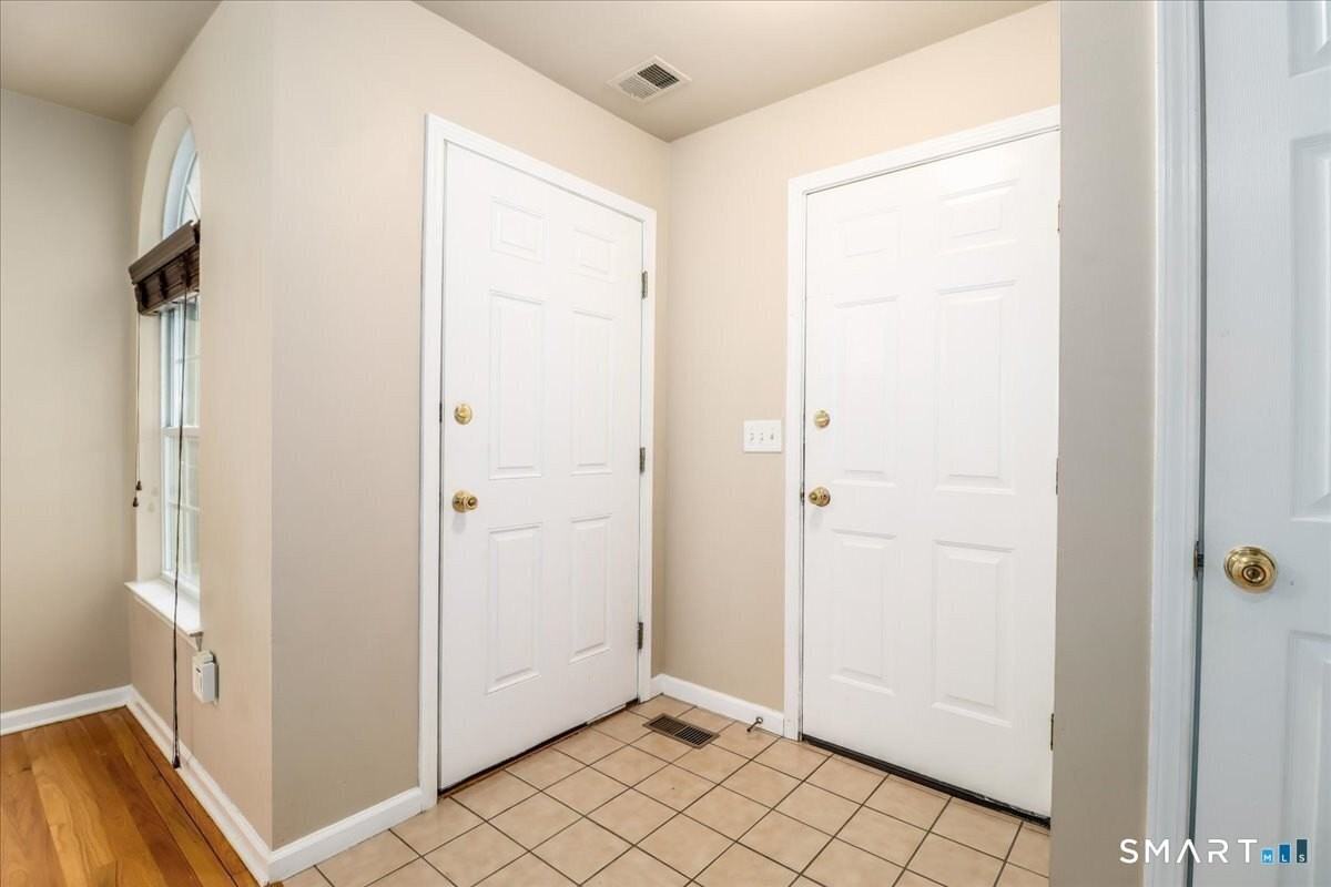 2004 Eaton Ct Unit 2004 #2004 - Photo 3 of 35