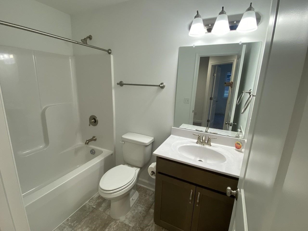 1014 Middlebrook Ave - Photo 7 of 15