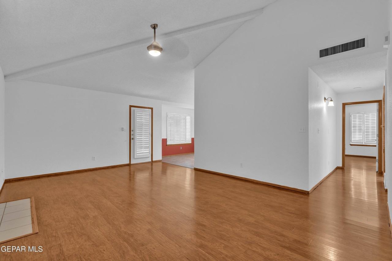 7516 Plaza Taurina Dr - Photo 4 of 36