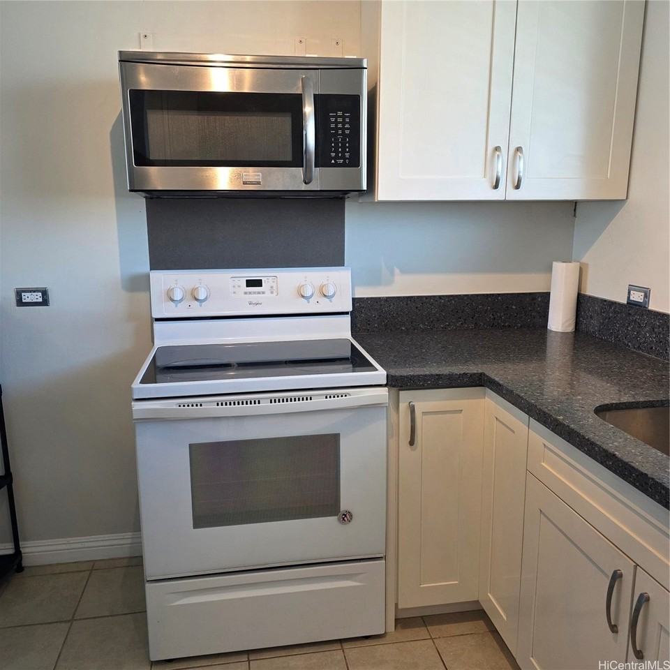 1052 Ala Nanu St Apt 702 #702 - Photo 6 of 21