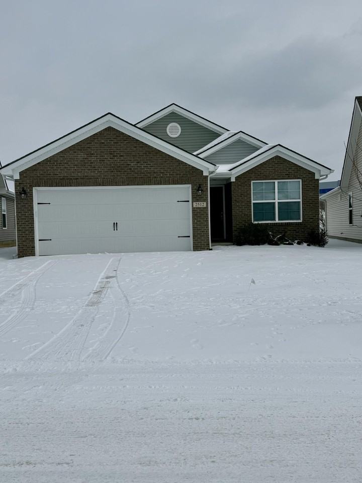 2512 Feathersound Way