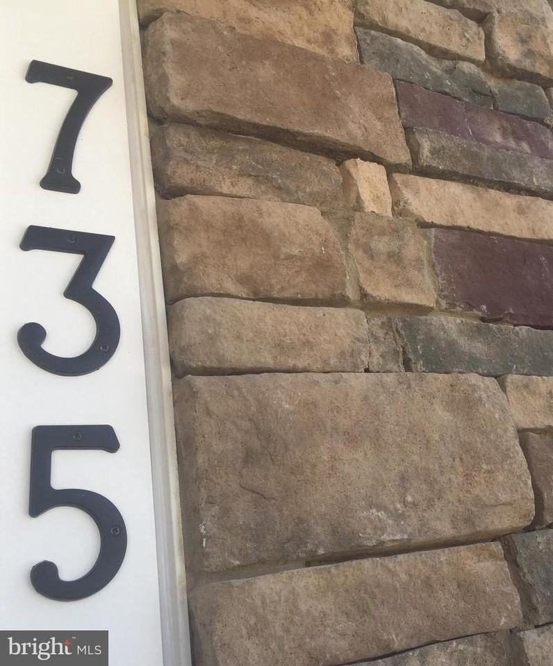 735 Stonehouse Way - Photo 3 of 25