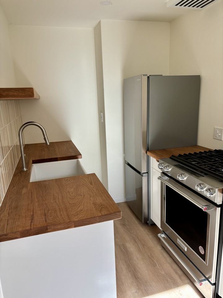 529 Brooks Street - Photo 2 of 10