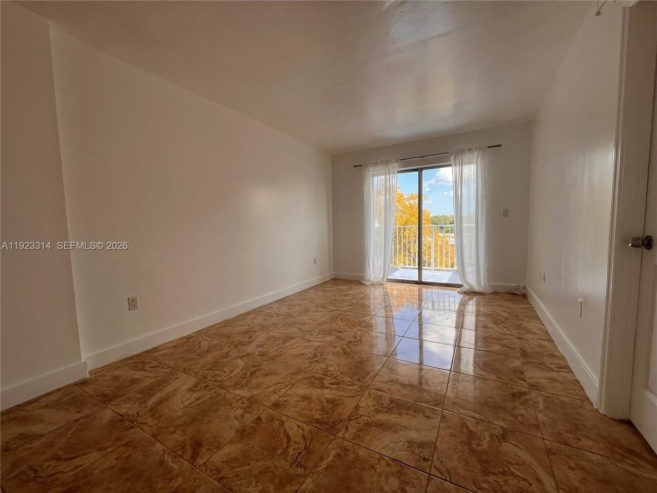 665 Ne 83rd Ter #510 - Photo 4 of 11