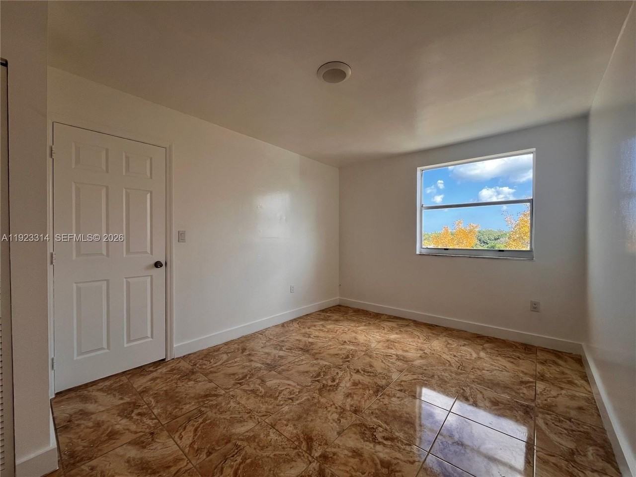 665 Ne 83rd Ter #510 - Photo 7 of 11