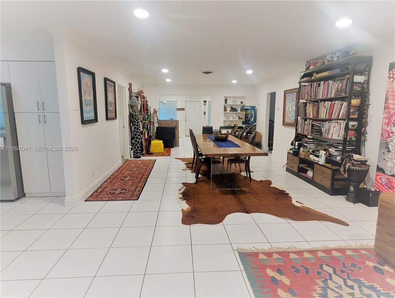 220 Se 1st St - Photo 2 of 28