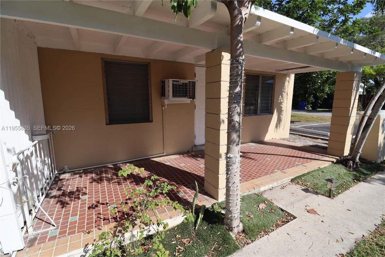 1139 Ne 10th Ave #3 - Photo 7 of 21