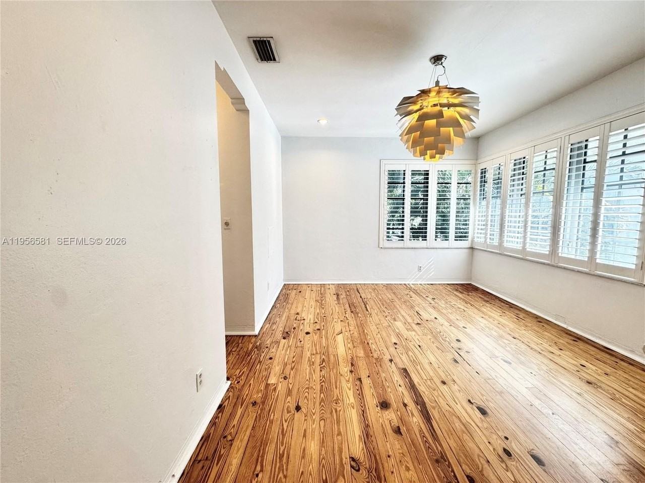 1056 Jefferson Ave #16 - Photo 2 of 19