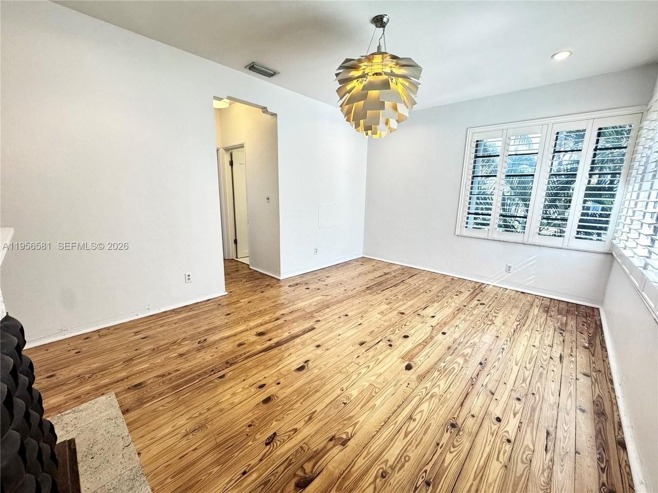 1056 Jefferson Ave #16 - Photo 3 of 19