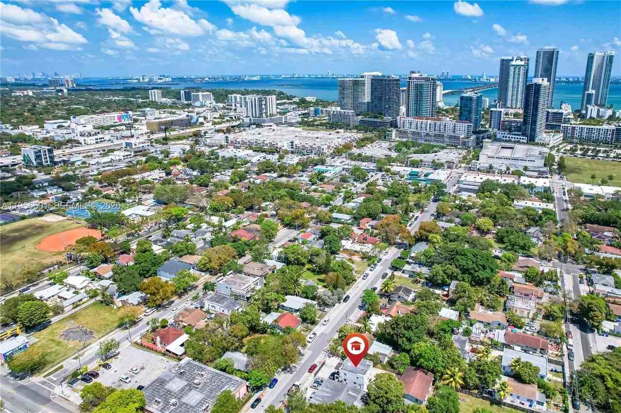 168 Nw 32nd St #3 - Photo 2 of 7