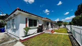 3667 Nw 5th St #3667 - Photo 1 of 1