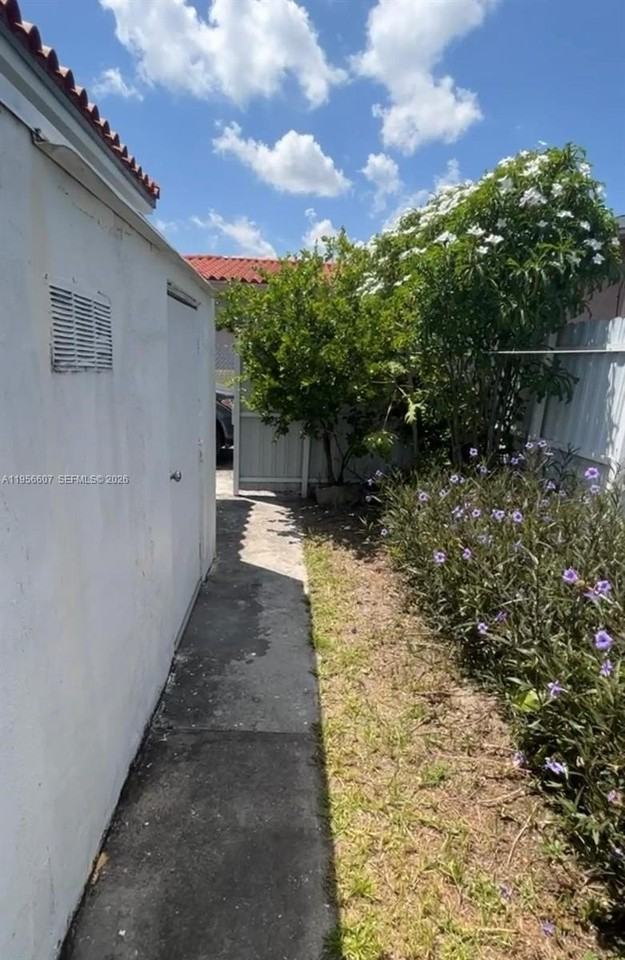 3667 Nw 5th St #3667 - Photo 6 of 20