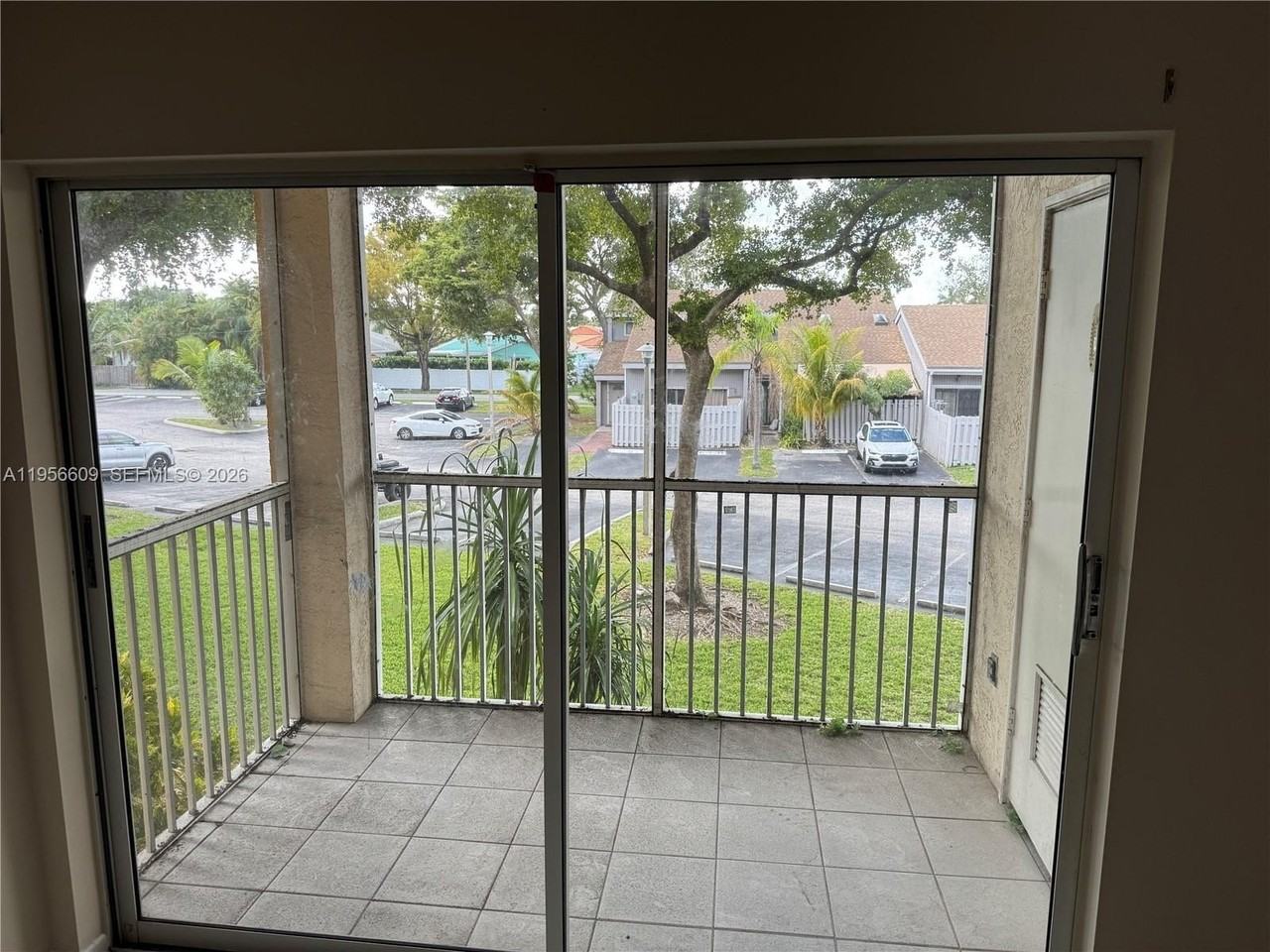 430 Se 7th St #204E - Photo 5 of 6